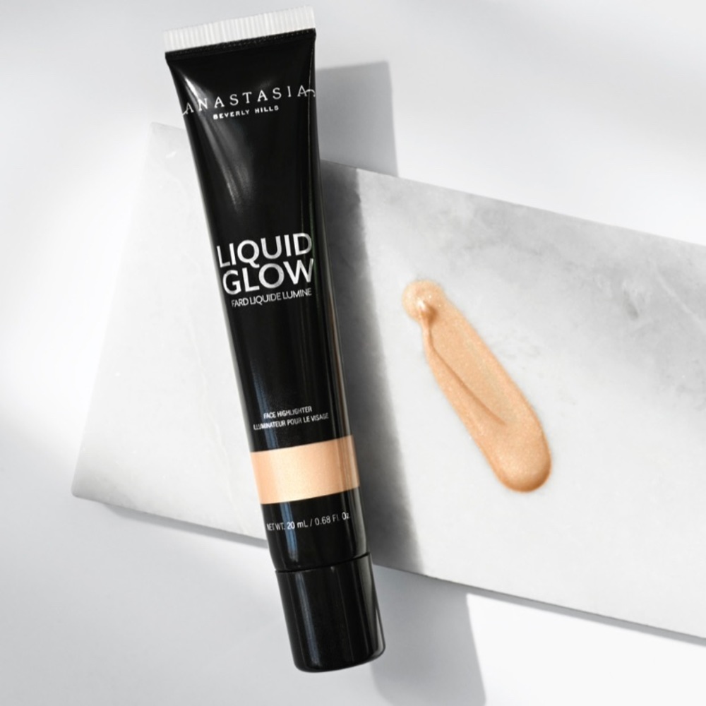 Anastasia Beverly Hills Liquid Glow in Perla